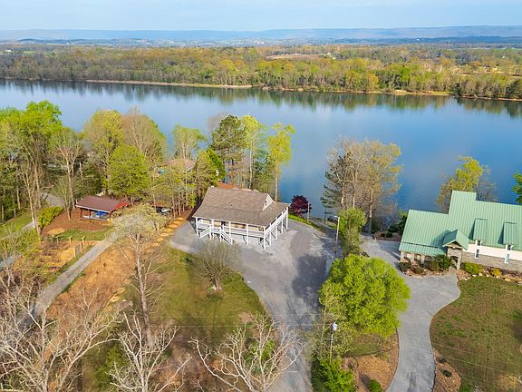 2nd image of 325 Russell Ln