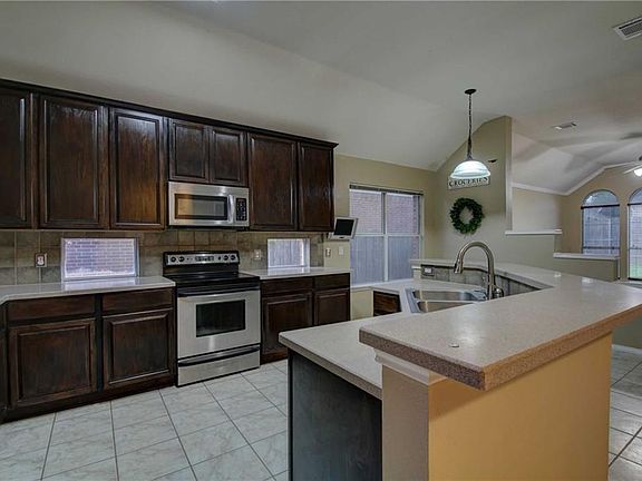 3rd image of 4421 Spruce Pine Ct
