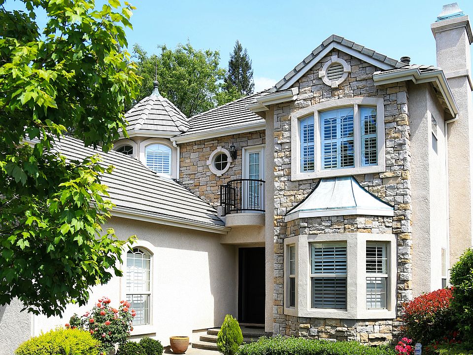 2nd image of 1626 Arden Bluffs Ln