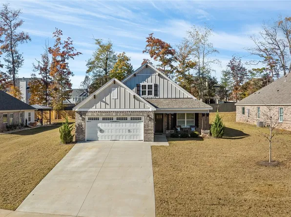 2114 Sherwood Dr, Opelika, AL 36801