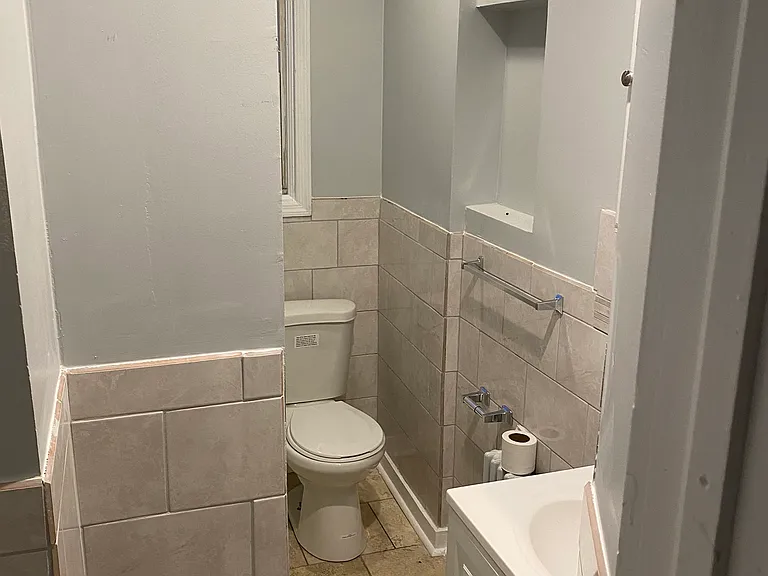 4 Brown Ave #2 — Photo 7