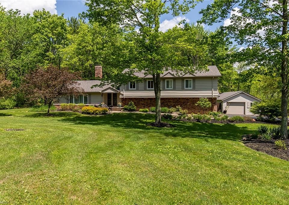 1st image of 38905 Chagrin Blvd