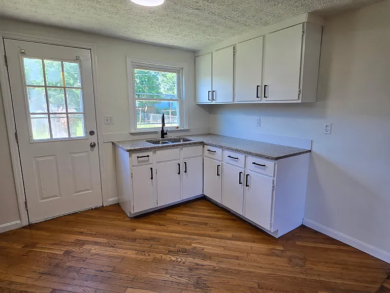629 Dawes Ave — Photo 4