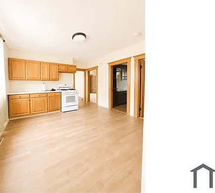 18 Gosnold St #1 — Photo 5