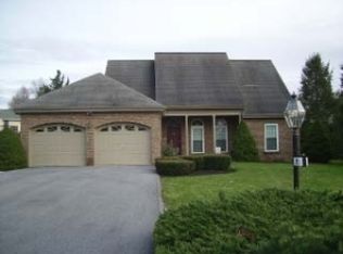 11 Southfield Rd, Lebanon, PA 17042