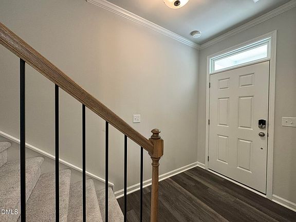 4th image of 104 Yellow Iris Dr