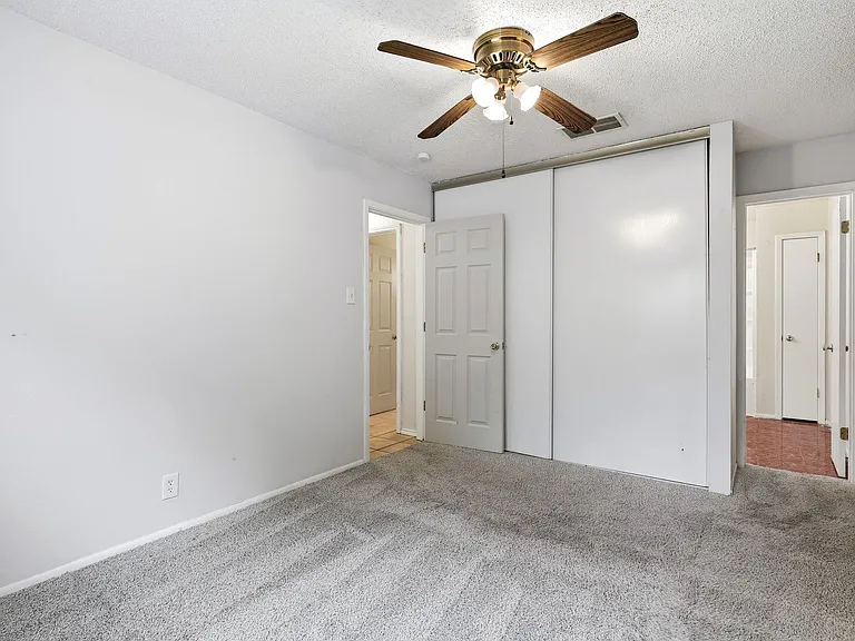9707 Valley Crst — Photo 12