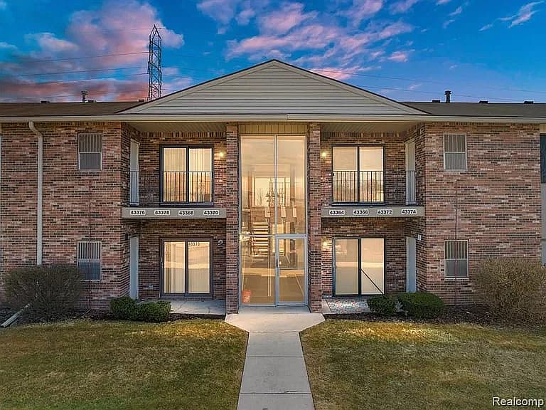 1st image of 43366 Fountain Dr #66