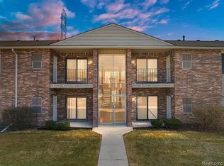 43366 Fountain Dr #66, Sterling Heights, MI