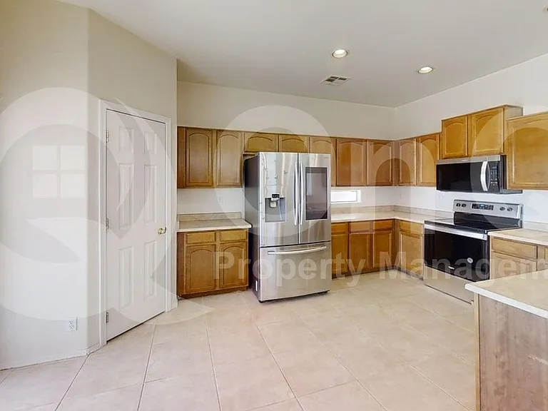 22249 E Calle De Flores — Photo 3