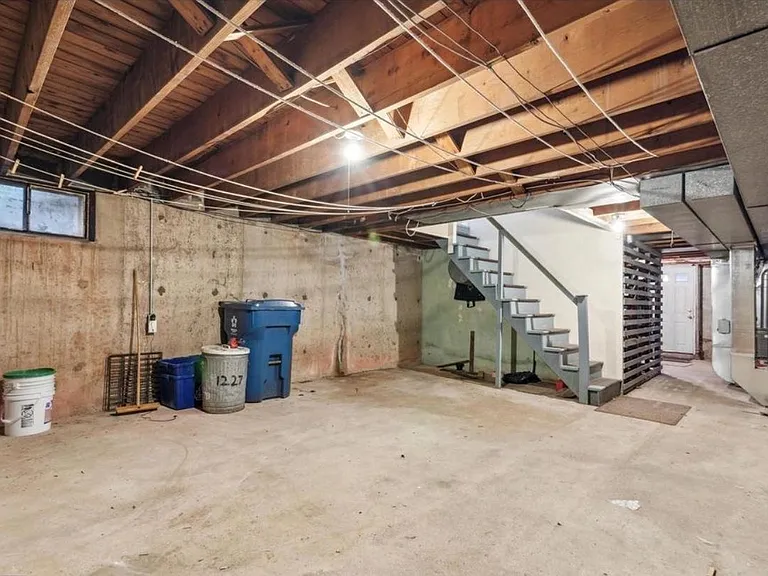 1227 W Marshall St #1 — Photo 11
