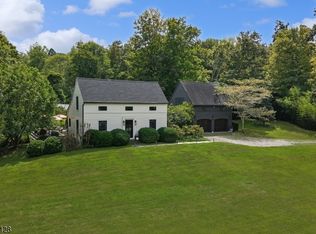 2 Schoolhouse Ln, Lebanon, NJ 08833