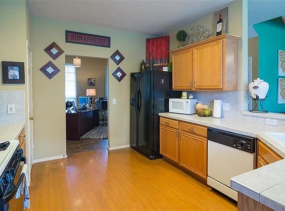 5th image of 4728 Parkmount Dr