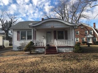 23 Central Dr, Decatur, IL 62526