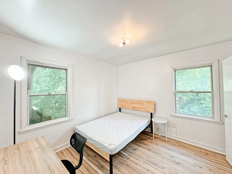 5737 Hobart St #6 — Photo 9