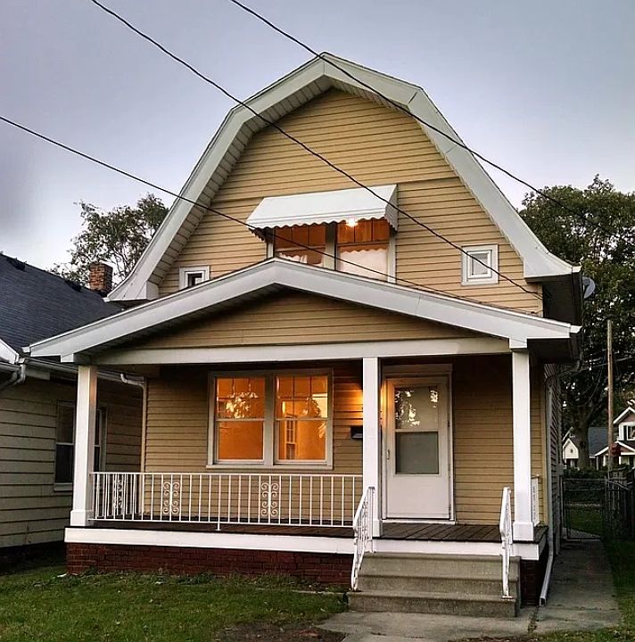 1st image of 621 Dearborn Ave