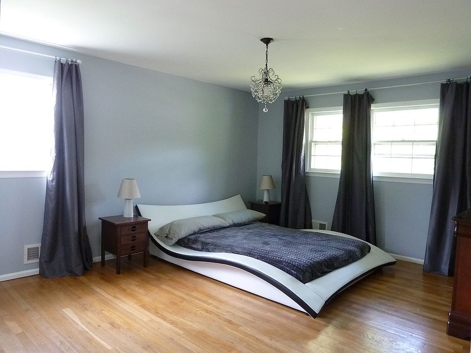 2nd image of 4 Willis Ct