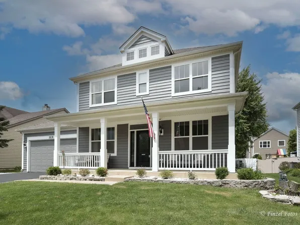 3030 Chalkstone Ave, Elgin, IL 60124