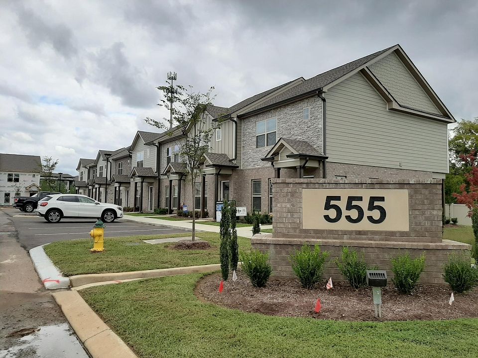 1st image of 555 Gresham Ln #3B