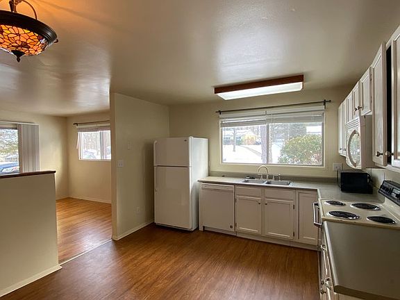 4th image of 1931 Fairwood Ln