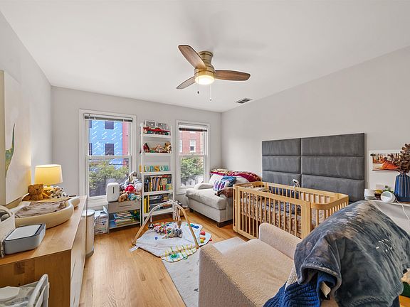 5th image of 118 Coles St #3