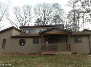 6377 Fairway Dr W, Fayetteville, PA 17222
