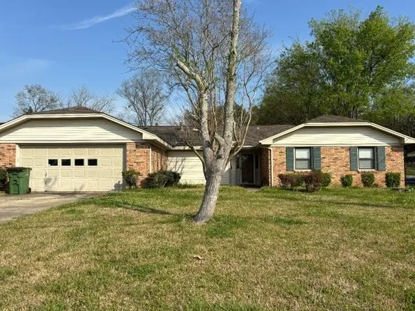 2079 Kingsbury Dr, Montgomery, AL 36106