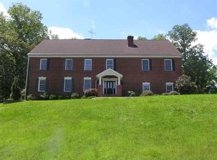 165 Camelot Dr, Huntington, WV 25701