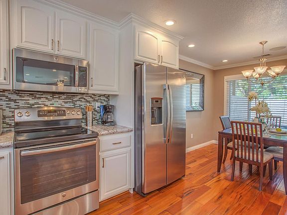 5th image of 110 Birch Wood Ct