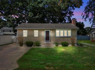 41 Hawks Nest Rd, Old Lyme, CT 06371