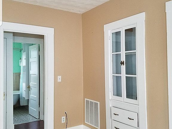 4th image of 1375 Corbin Ave #2FL