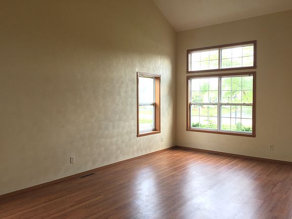 Living Room-Alernate View