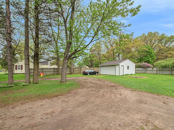5th image of 3409 Dean Lake Ave NE