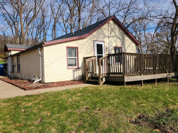 307 Bluff Ave, Saint Charles, MN 55972