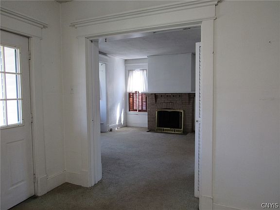 5th image of 32 Elm St