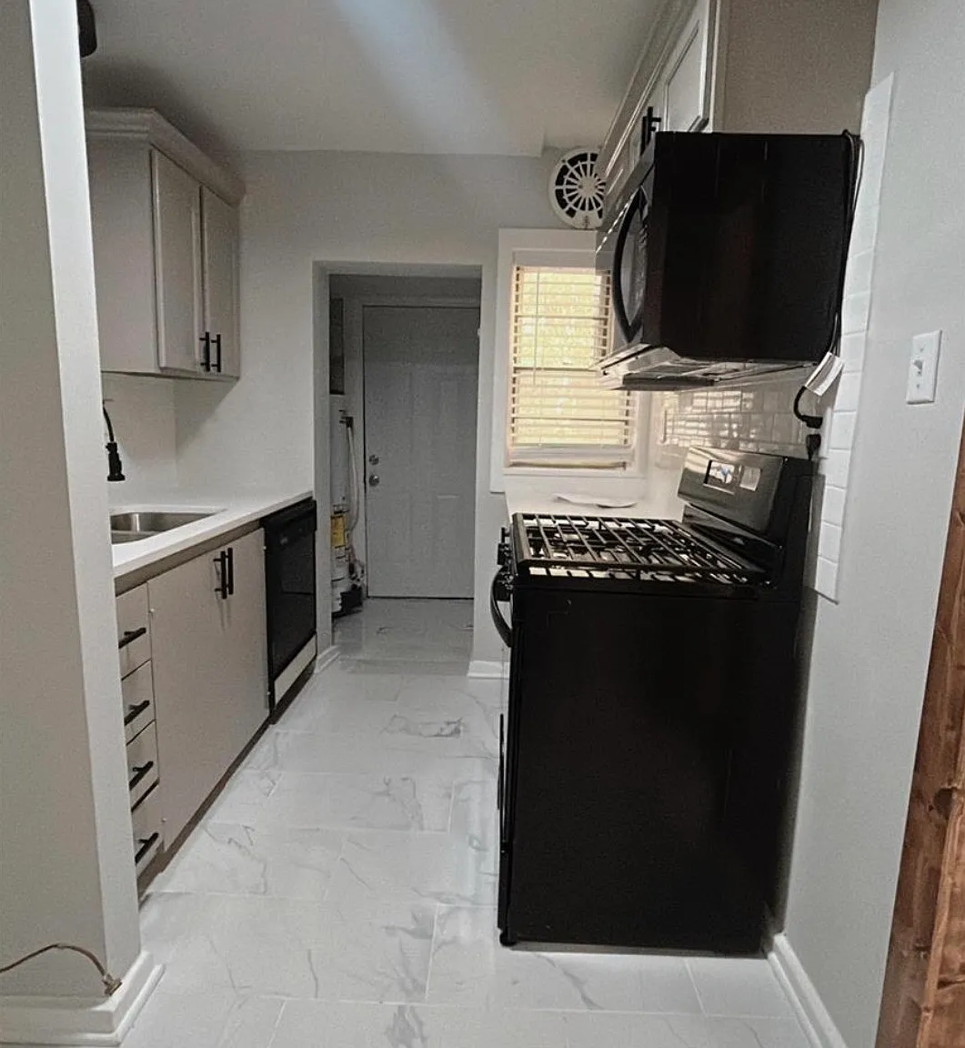 2 bed, 1400 sqft, $1,800 — Photo 4