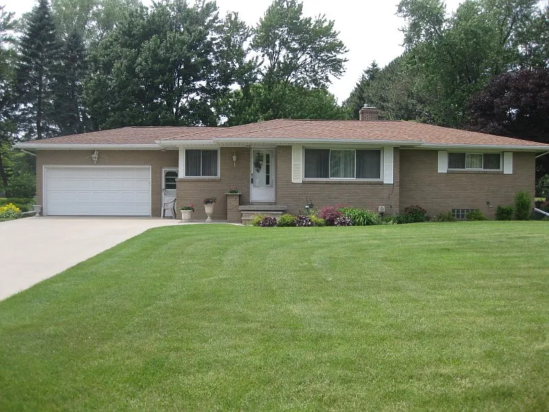4652 Beverly Ln photo 1