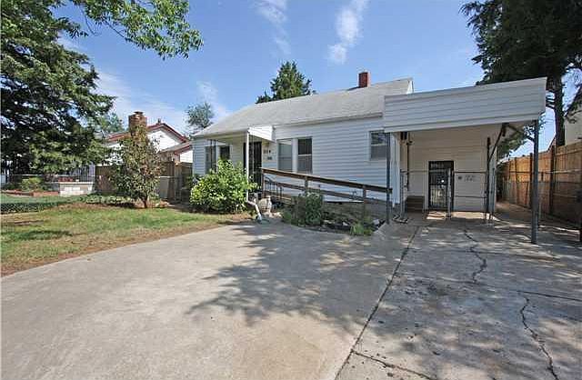 1st image of 924 SW 32nd St