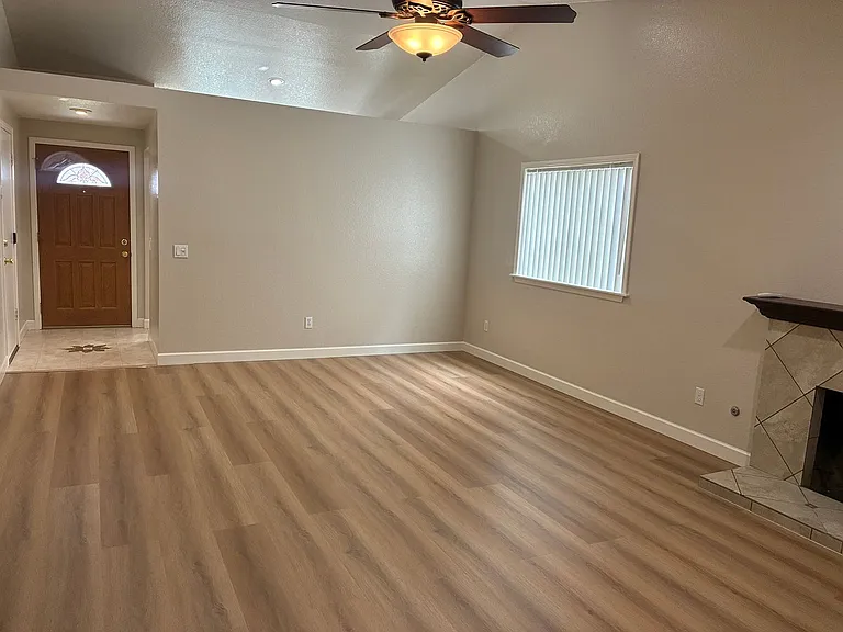 13927 Woodland Dr — Photo 11