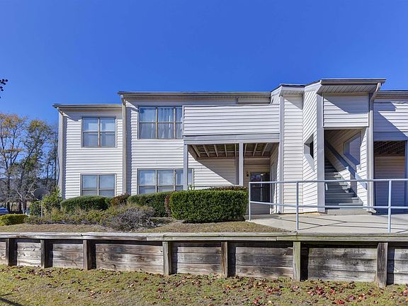 2nd image of 100 Brighton Hill Cir Unit B