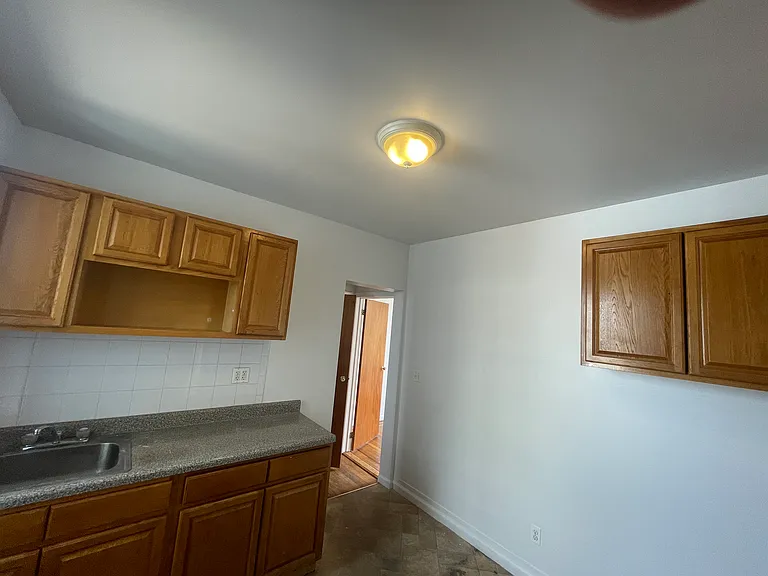 1825 Summerfield St #C1 — Photo 4