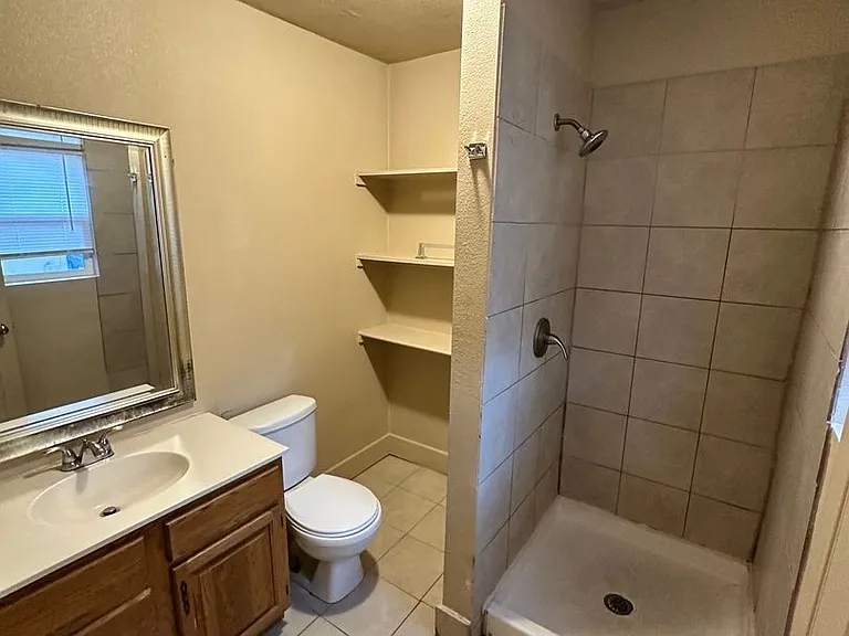 406 E Kiowa St — Photo 8
