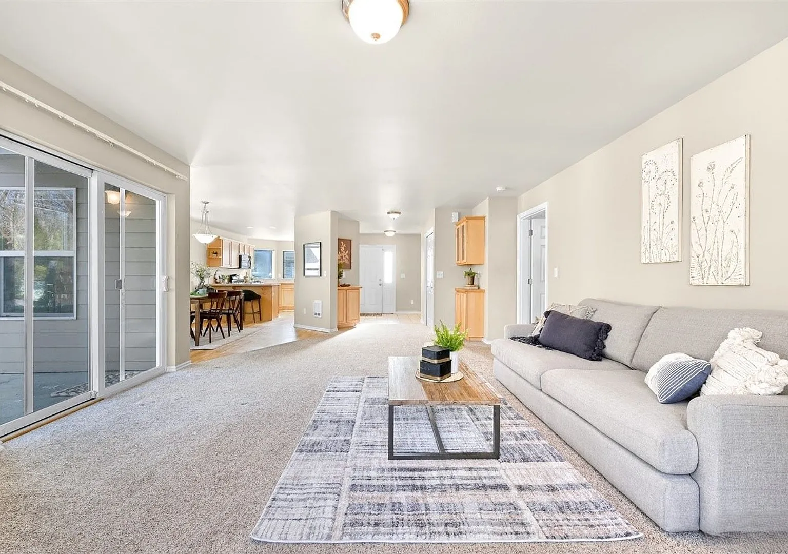 This Great Condo is a Must See! — Photo 3