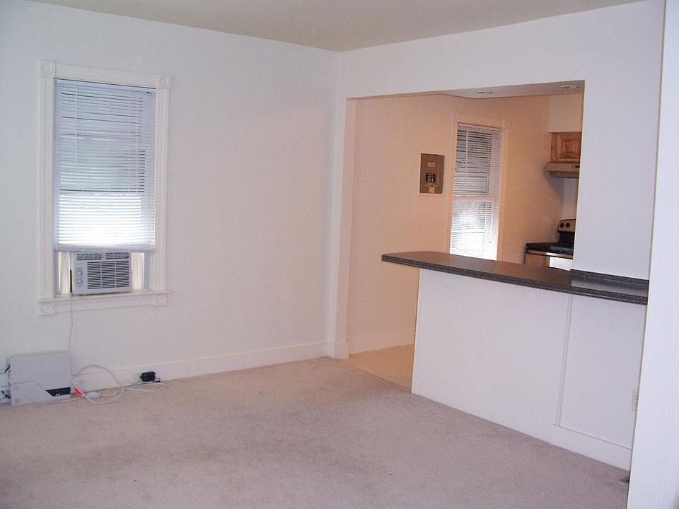 Living room 14+ x14