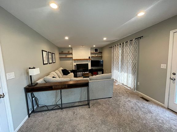4th image of 7644 Foxboro Ct