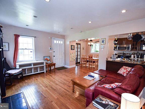 3rd image of 5400 Summerfield Ave