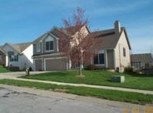 1021 SW Sunflower Dr, Lees Summit, MO 64081