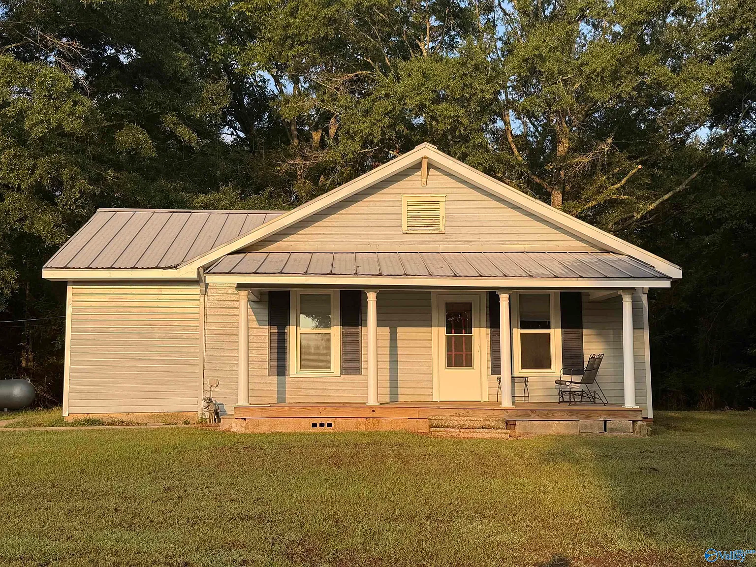 2 bed, 2.0 bath, 1208 sqft, $1,200 — Photo 1