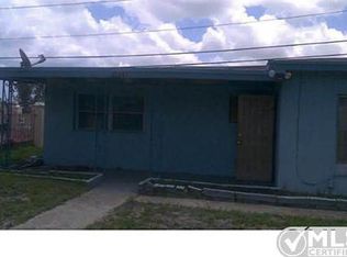 1071 W 25th St, Riviera Beach, FL 33404