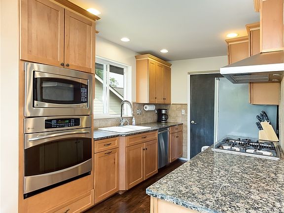 4th image of 6181 Glacier Pl